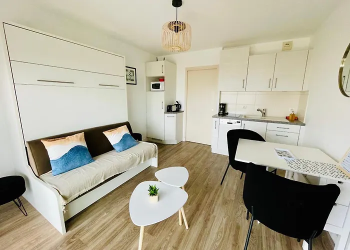 Cadre Parfait En Face Du Port, Confortable *